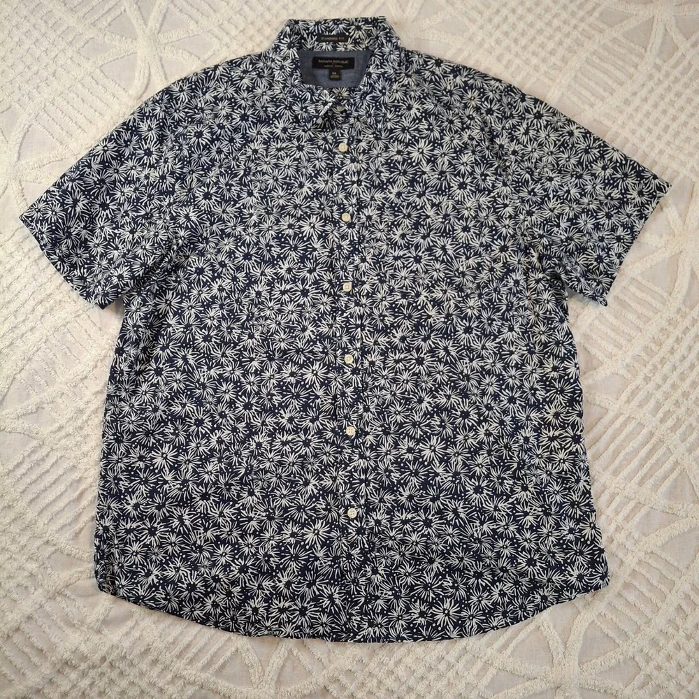 Banana Republic Men's XL Cotton‎ Standard Fit Button Down Shirt Blue Floral